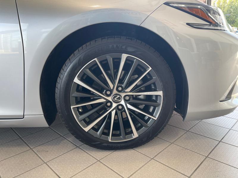 used 2022 Lexus ES 350 car, priced at $35,368