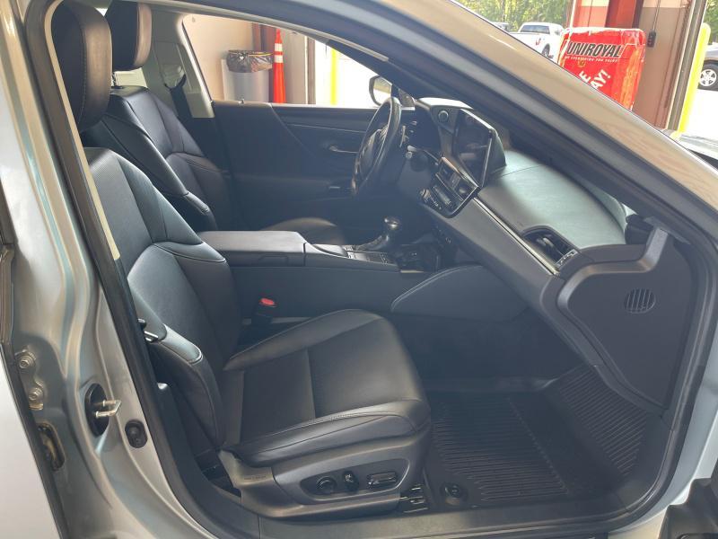 used 2022 Lexus ES 350 car, priced at $35,368
