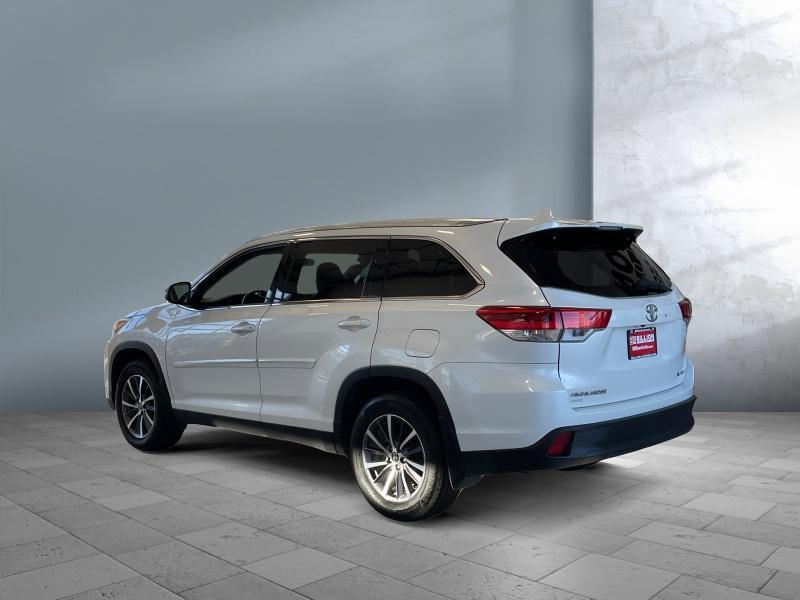 used 2019 Toyota Highlander car, priced at $25,834