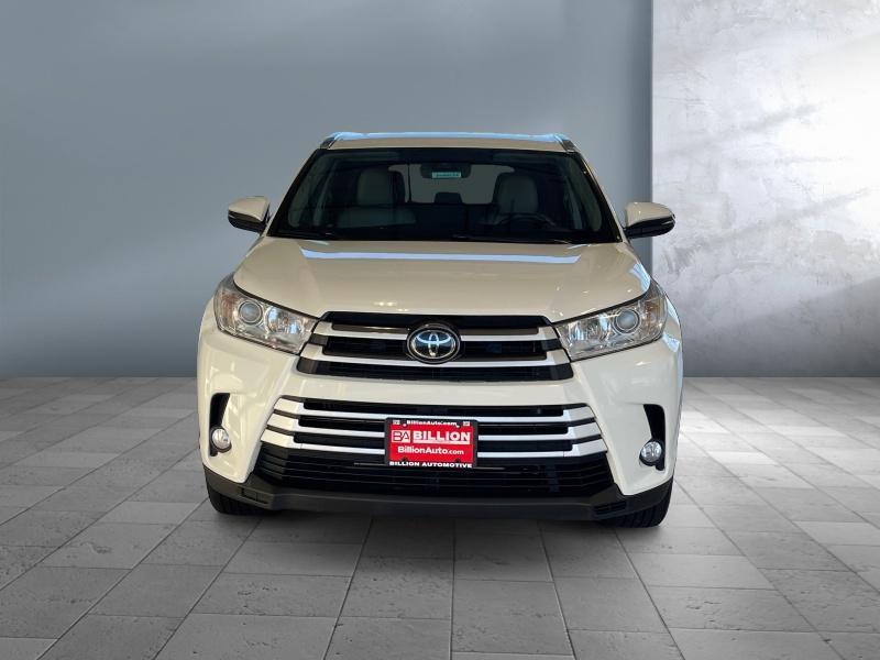 used 2019 Toyota Highlander car, priced at $25,834