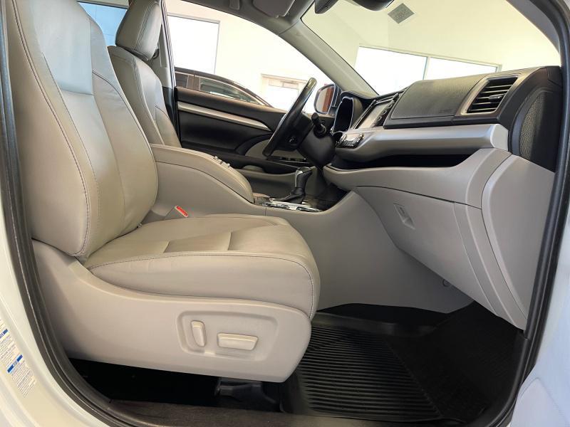 used 2019 Toyota Highlander car, priced at $25,834