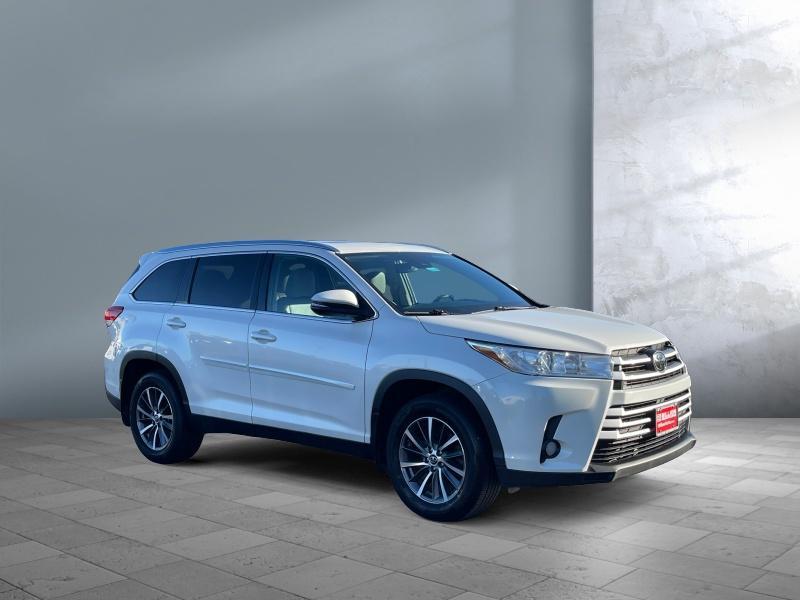 used 2019 Toyota Highlander car, priced at $25,834
