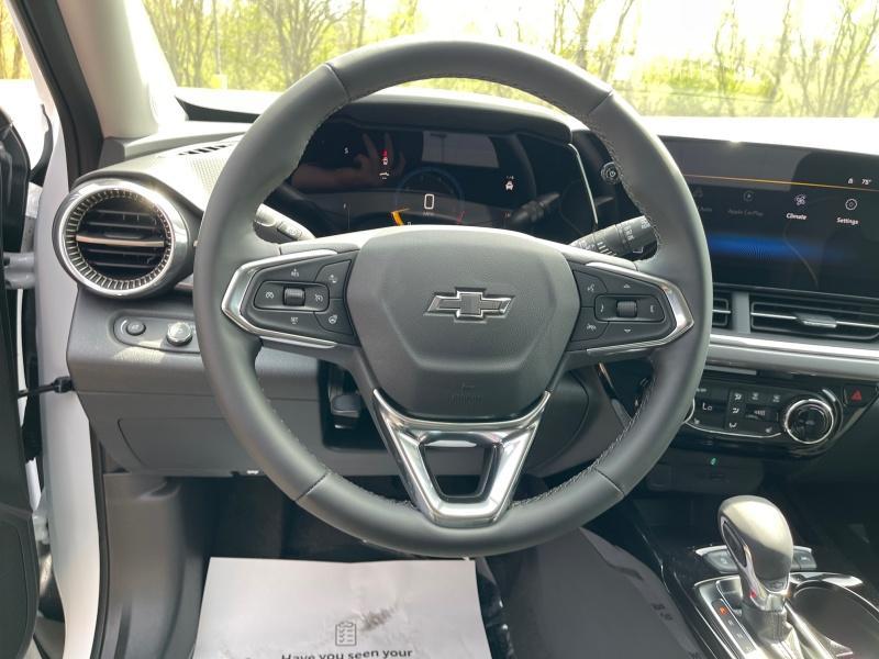 new 2025 Chevrolet Trax car, priced at $26,989