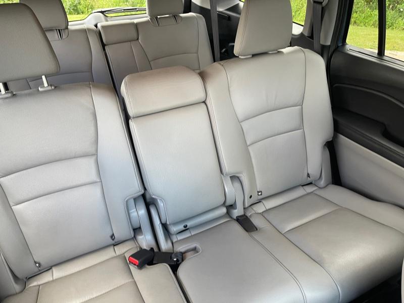 used 2022 Honda Pilot car, priced at $33,661