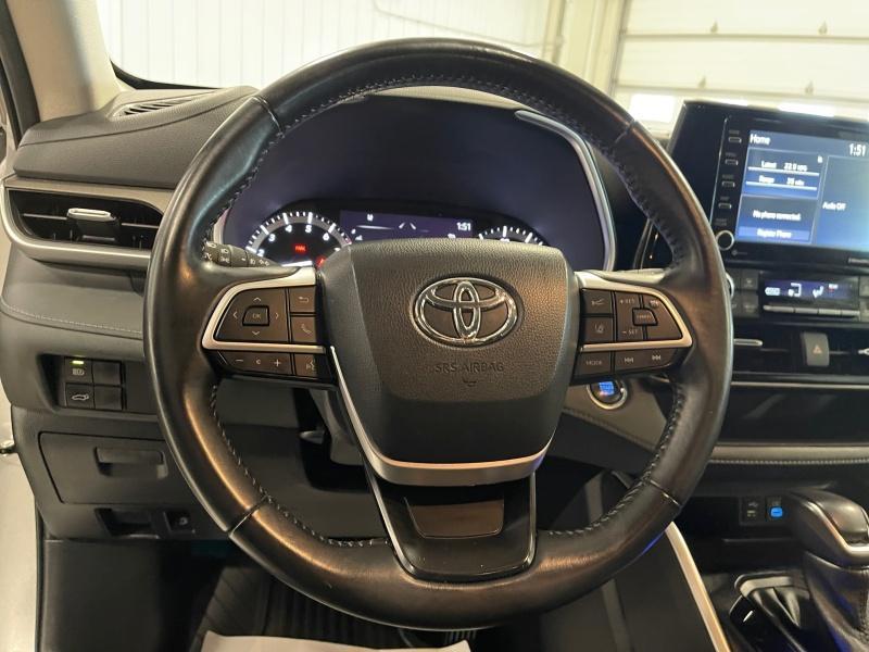 used 2022 Toyota Highlander car, priced at $35,977