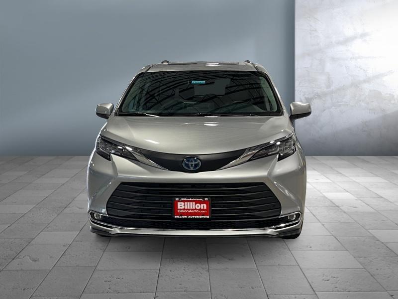 used 2021 Toyota Sienna car, priced at $35,390