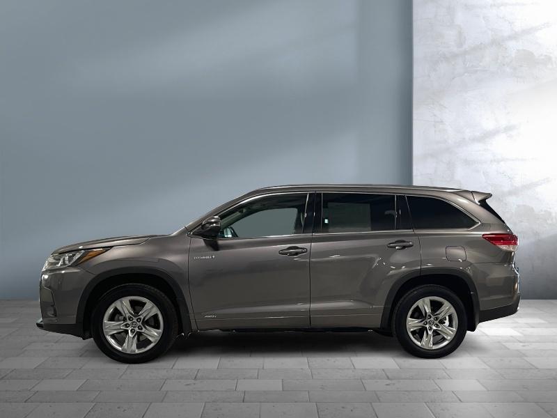 used 2019 Toyota Highlander Hybrid car, priced at $33,977