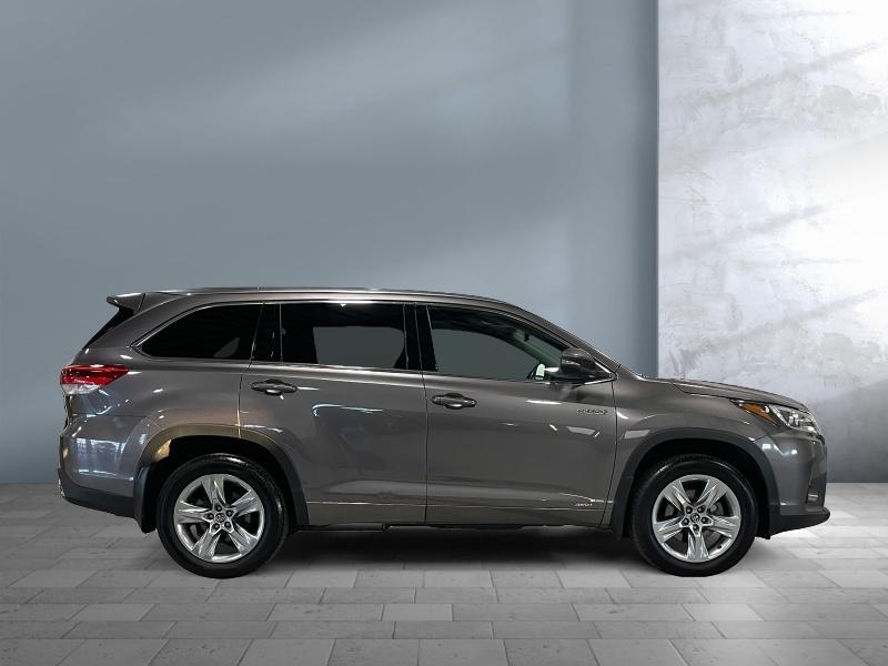 used 2019 Toyota Highlander Hybrid car, priced at $33,977