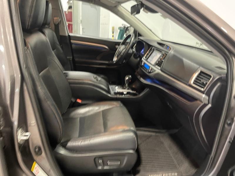 used 2019 Toyota Highlander Hybrid car, priced at $33,977