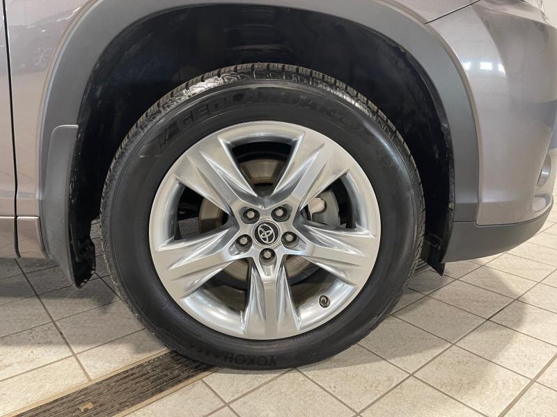 used 2019 Toyota Highlander Hybrid car, priced at $33,977