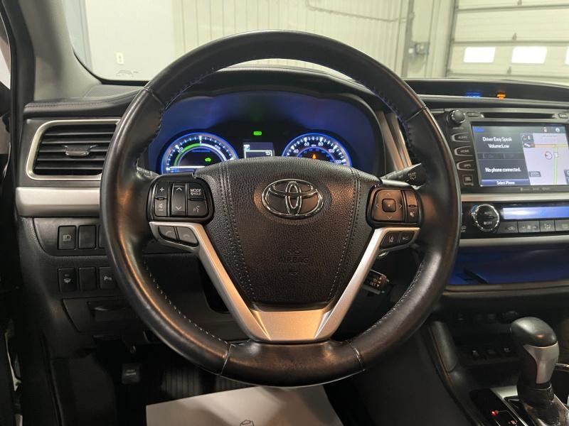 used 2019 Toyota Highlander Hybrid car, priced at $33,977