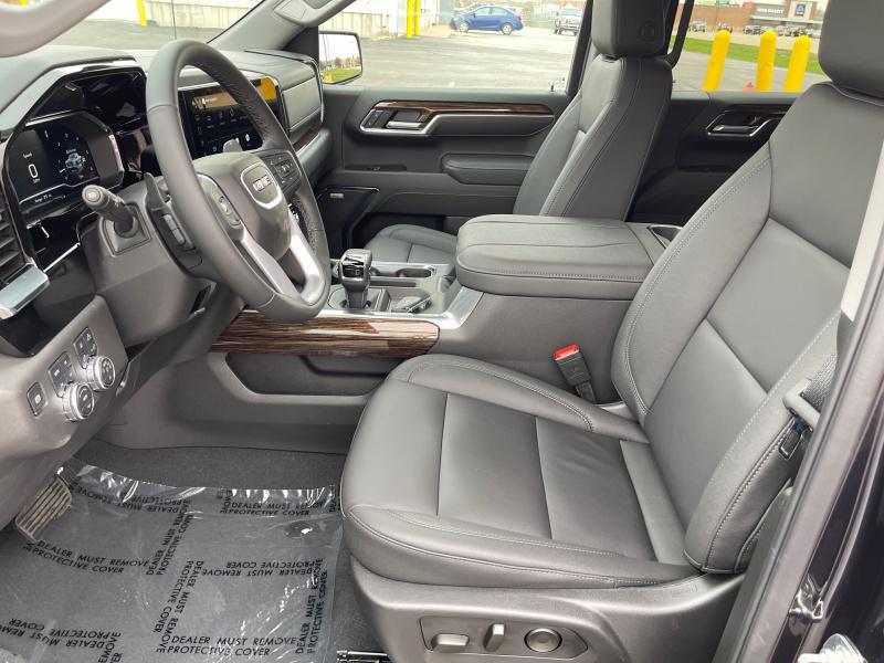 new 2025 GMC Sierra 1500 car, priced at $65,379
