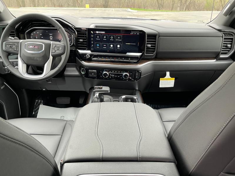 new 2025 GMC Sierra 1500 car, priced at $65,379