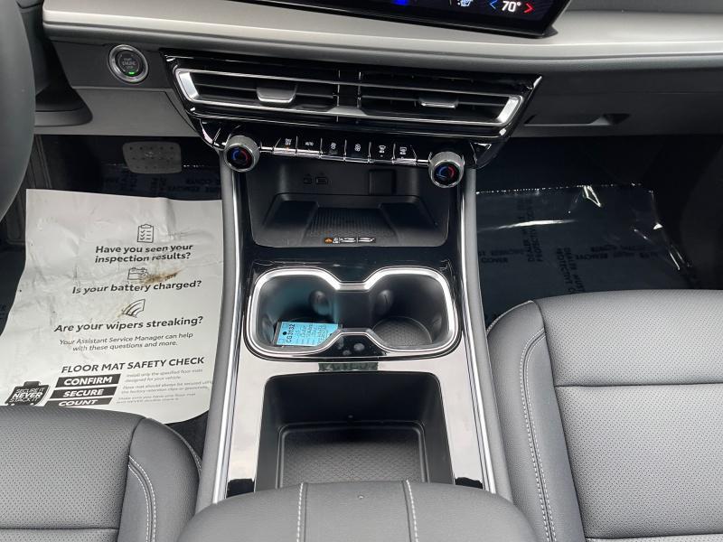 new 2025 Chevrolet Traverse car, priced at $50,823