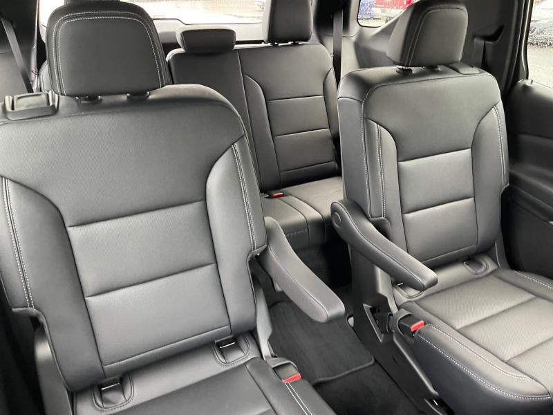 new 2025 Chevrolet Traverse car, priced at $50,823