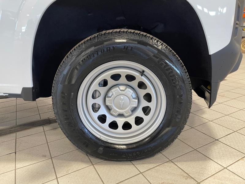 new 2025 Chevrolet Colorado car, priced at $30,989