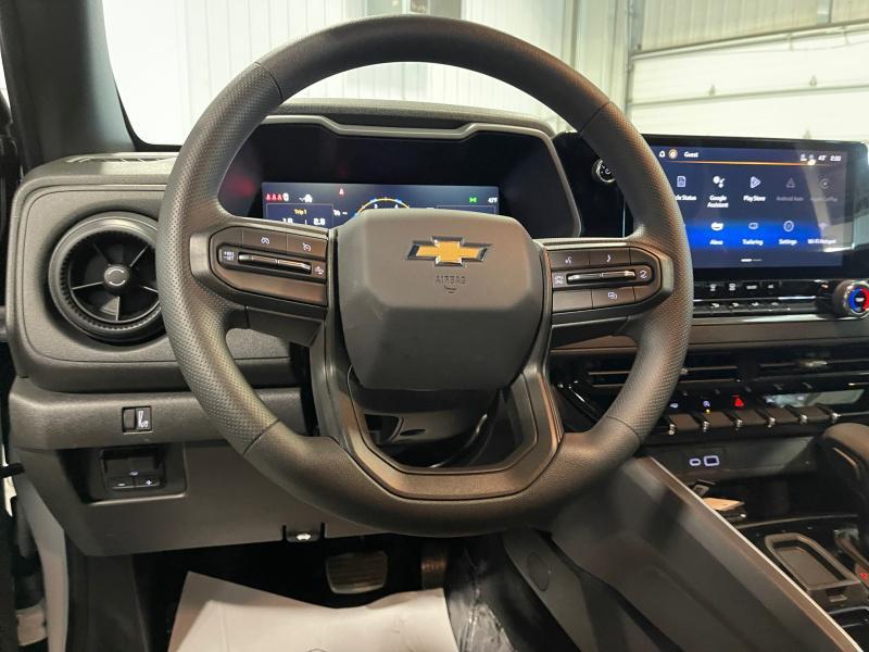 new 2025 Chevrolet Colorado car, priced at $30,989