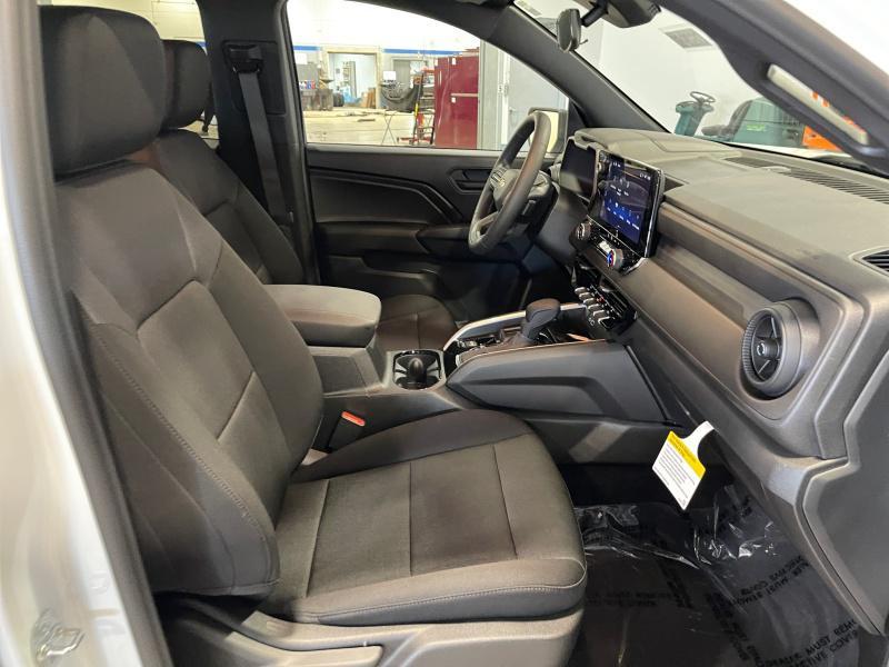 new 2025 Chevrolet Colorado car, priced at $30,989