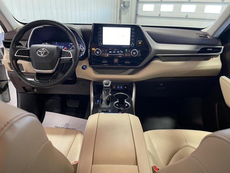 used 2022 Toyota Highlander car, priced at $33,977