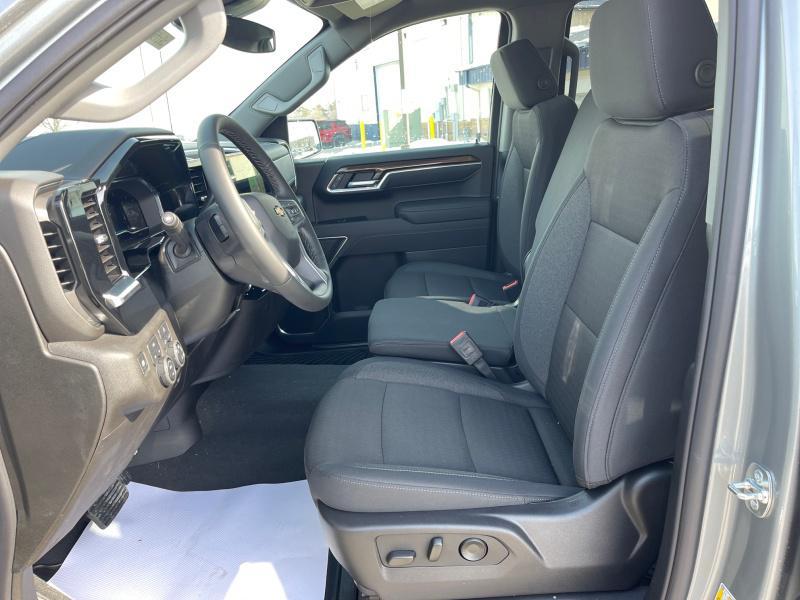 new 2025 Chevrolet Silverado 1500 car, priced at $51,994