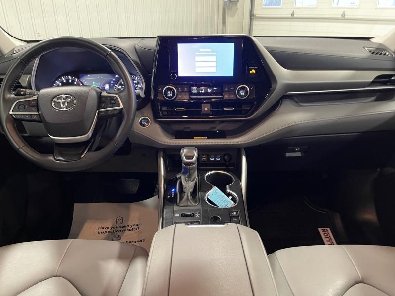 used 2024 Toyota Highlander car, priced at $44,977