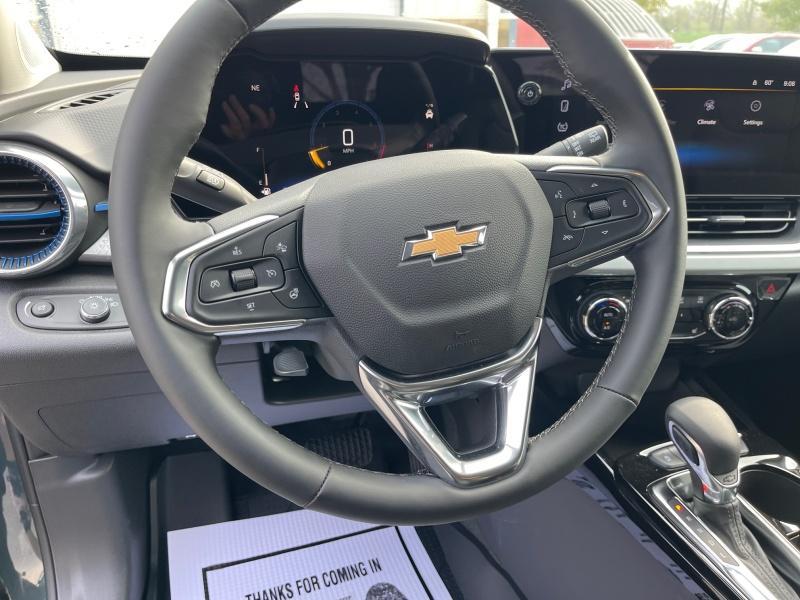 new 2025 Chevrolet Trax car, priced at $26,233