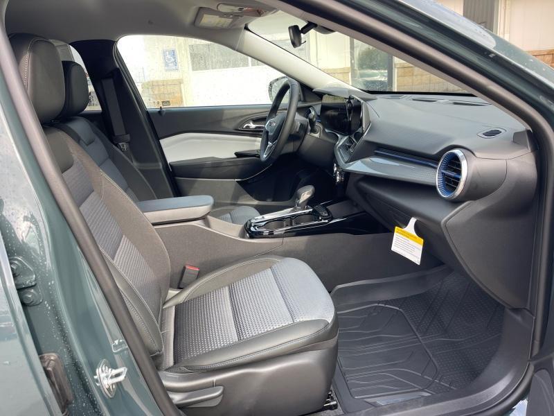 new 2025 Chevrolet Trax car, priced at $26,233