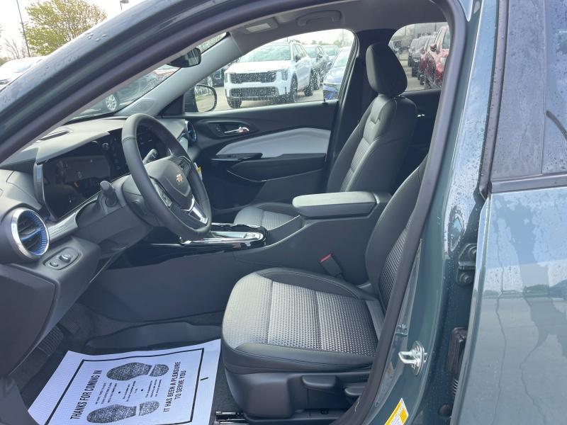new 2025 Chevrolet Trax car, priced at $26,233