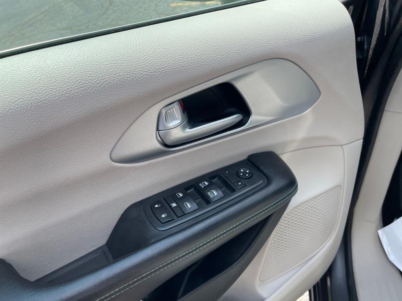 used 2018 Chrysler Pacifica Hybrid car, priced at $17,988