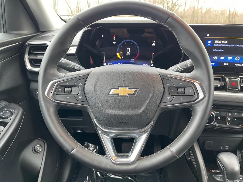 used 2025 Chevrolet TrailBlazer car, priced at $31,988