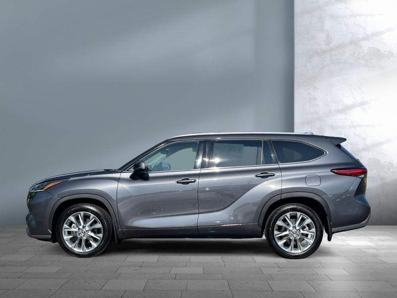 used 2021 Toyota Highlander car, priced at $34,326