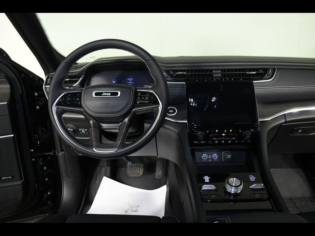 used 2024 Jeep Grand Cherokee car, priced at $44,679