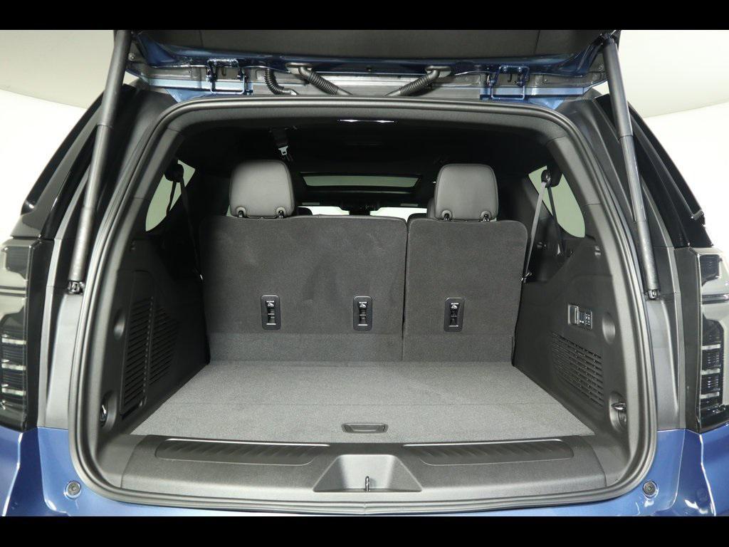 new 2025 Chevrolet Suburban car, priced at $76,100