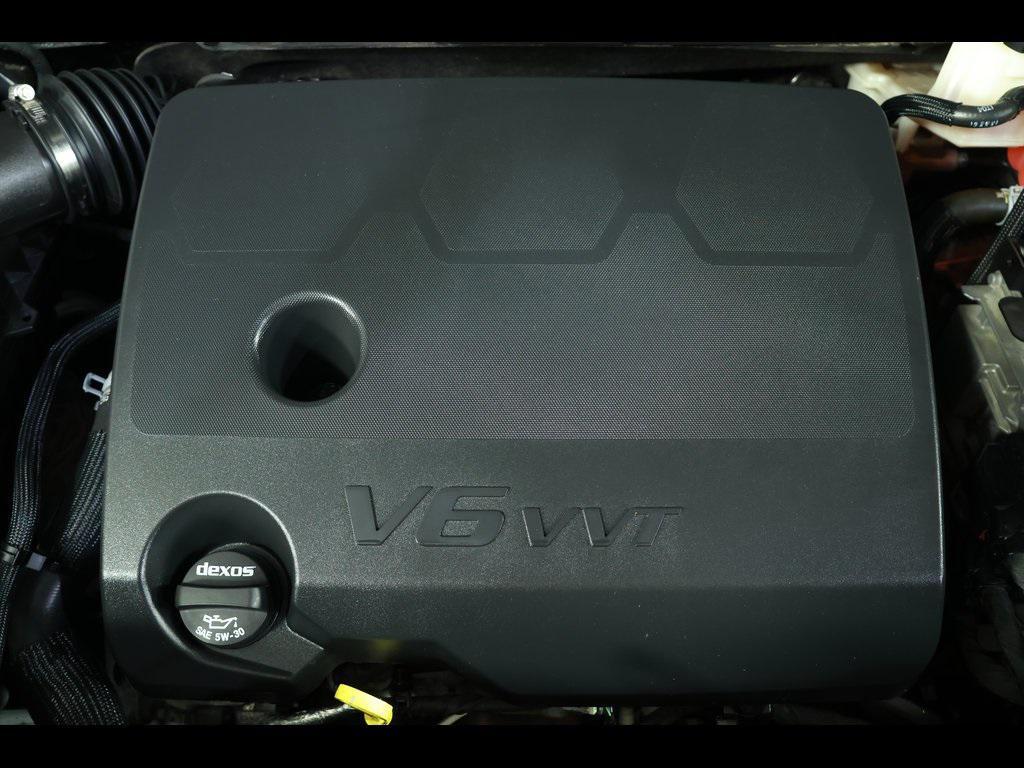 used 2022 Chevrolet Traverse car, priced at $34,291