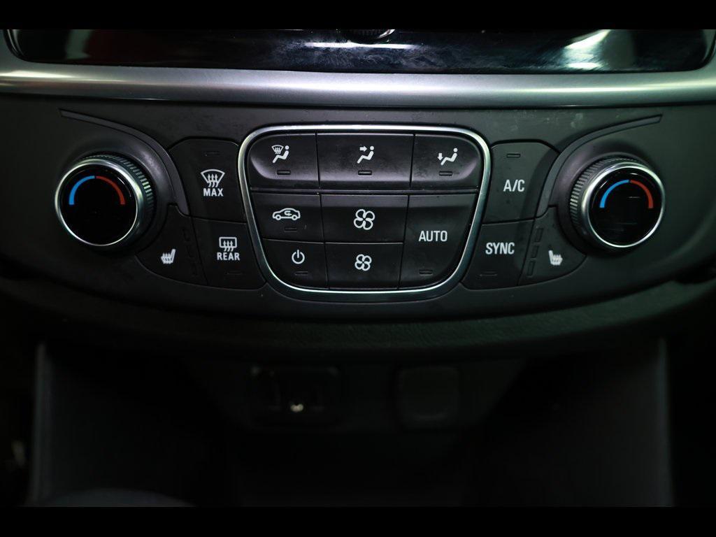 used 2022 Chevrolet Traverse car, priced at $34,291