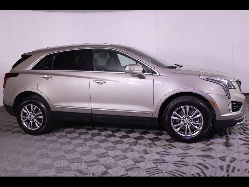 used 2022 Cadillac XT5 car, priced at $39,327