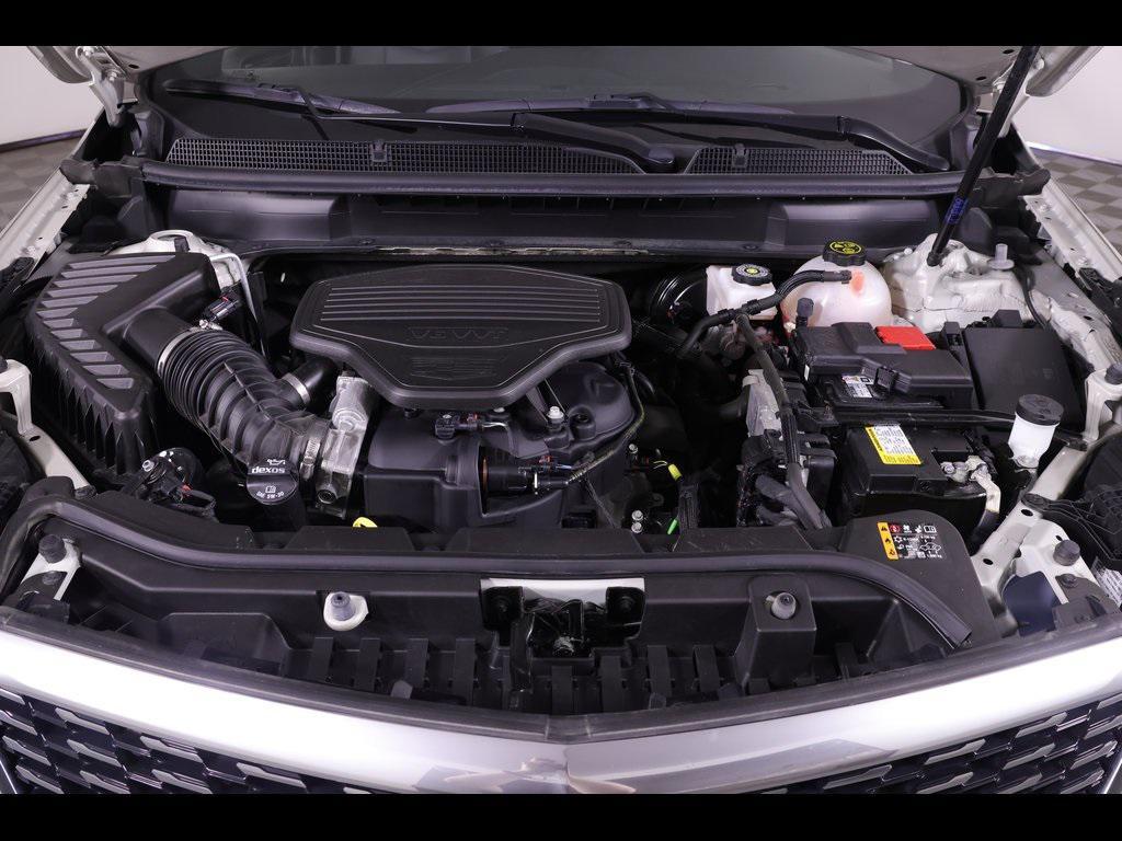 used 2022 Cadillac XT5 car, priced at $39,327