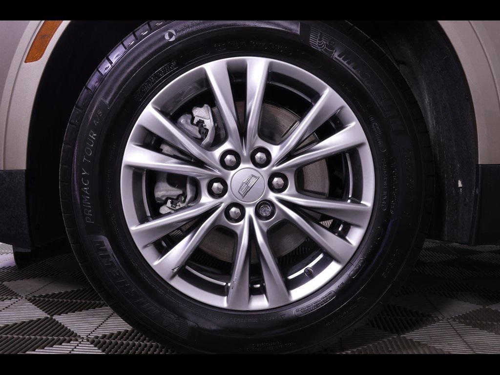 used 2022 Cadillac XT5 car, priced at $39,327
