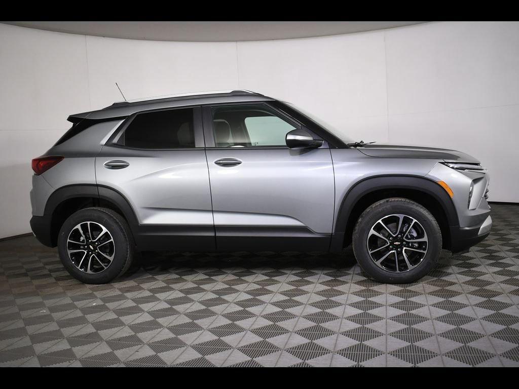 new 2025 Chevrolet TrailBlazer car, priced at $29,280