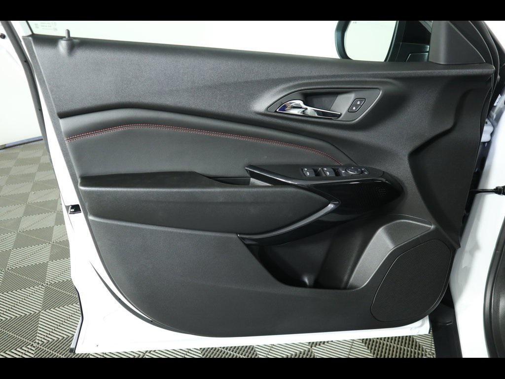 new 2025 Chevrolet Trax car, priced at $26,455