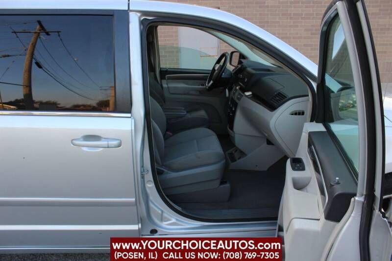 used 2009 Volkswagen Routan car, priced at $5,299