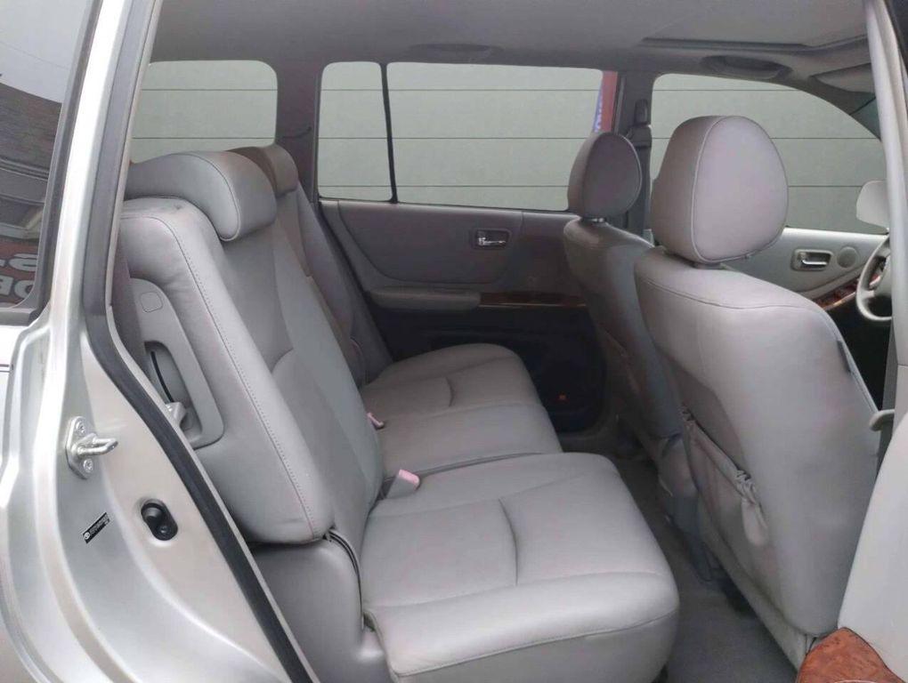 used 2007 Toyota Highlander car, priced at $7,999