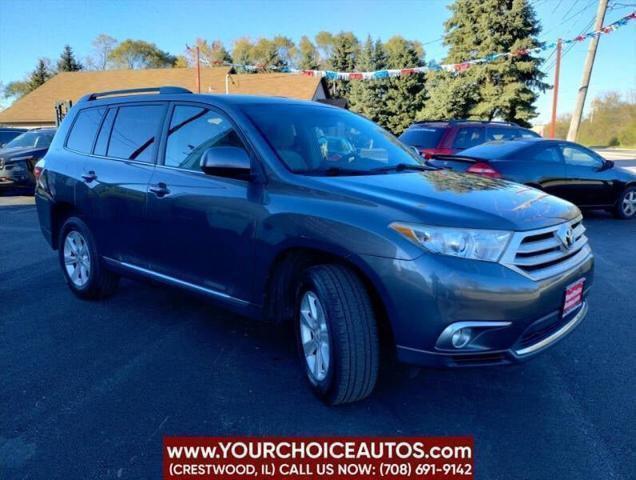 used 2011 Toyota Highlander car, priced at $10,999