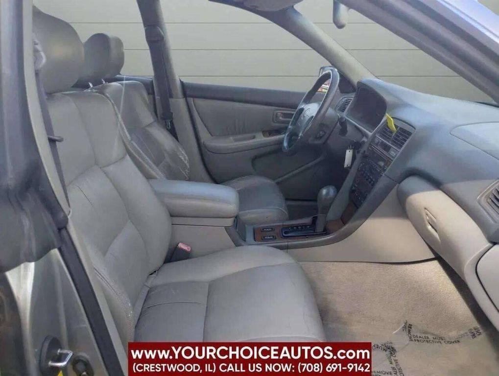 used 2000 Lexus ES 300 car, priced at $4,299