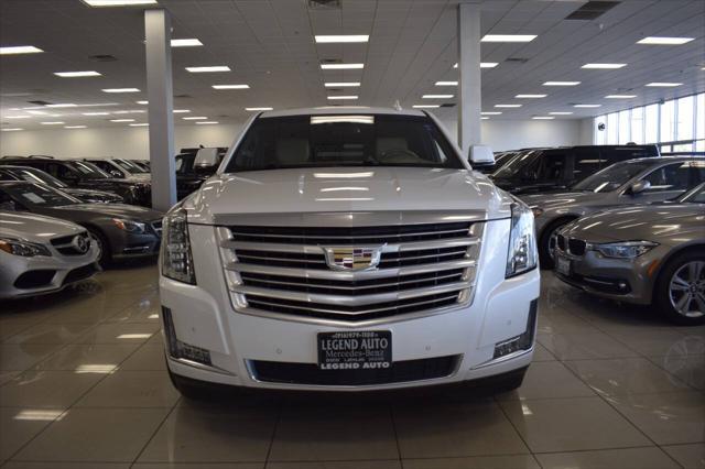 used 2019 Cadillac Escalade ESV car, priced at $30,777