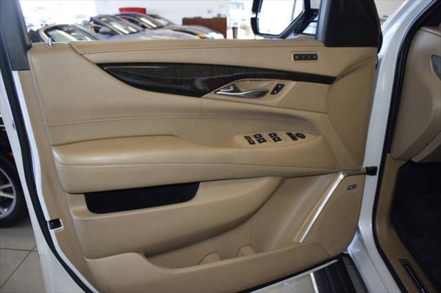 used 2019 Cadillac Escalade ESV car, priced at $30,777