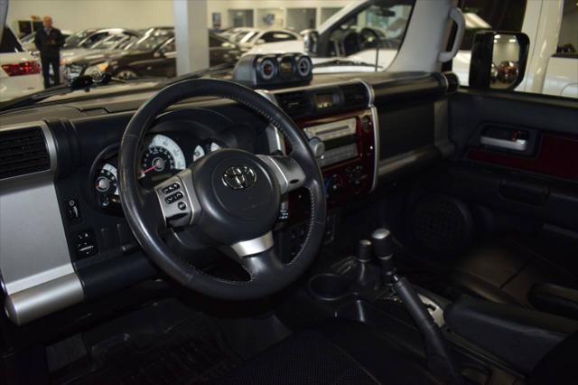 used 2007 Toyota FJ Cruiser car, priced at $13,577