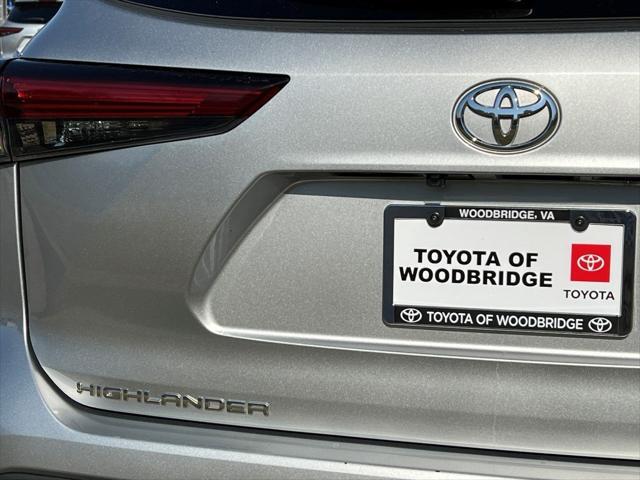 used 2023 Toyota Highlander car, priced at $38,500