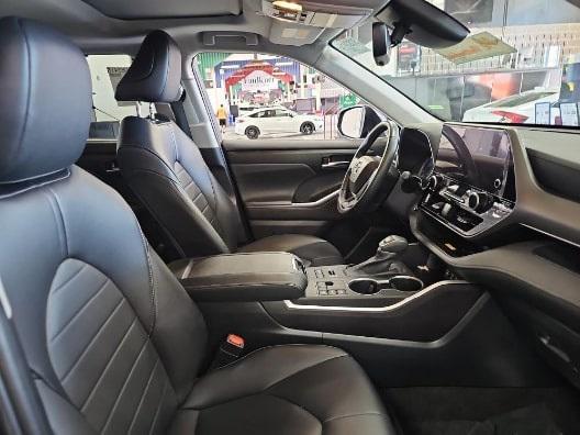used 2023 Toyota Highlander car, priced at $41,000