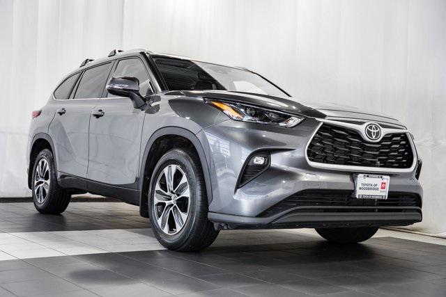 used 2023 Toyota Highlander car, priced at $39,771